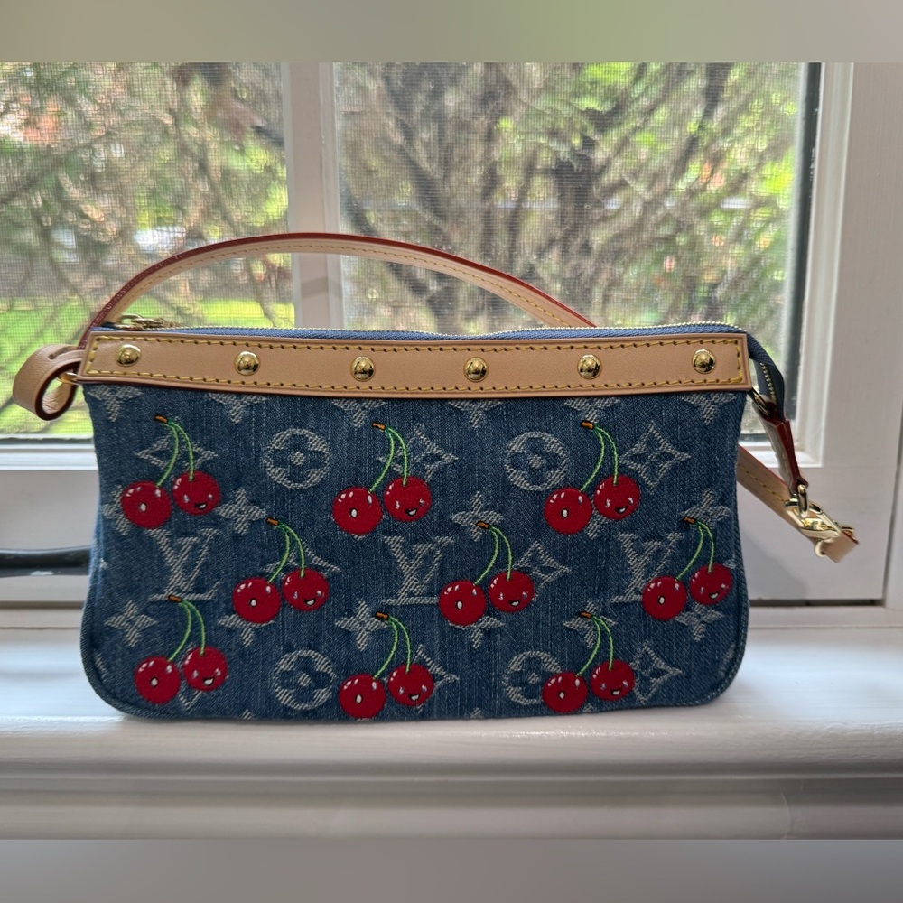 ❌NO LONGER AVAILABLE❌ Louis Vuitton x Takashi Murakami Pochette Accessories - Picture 8 of 15